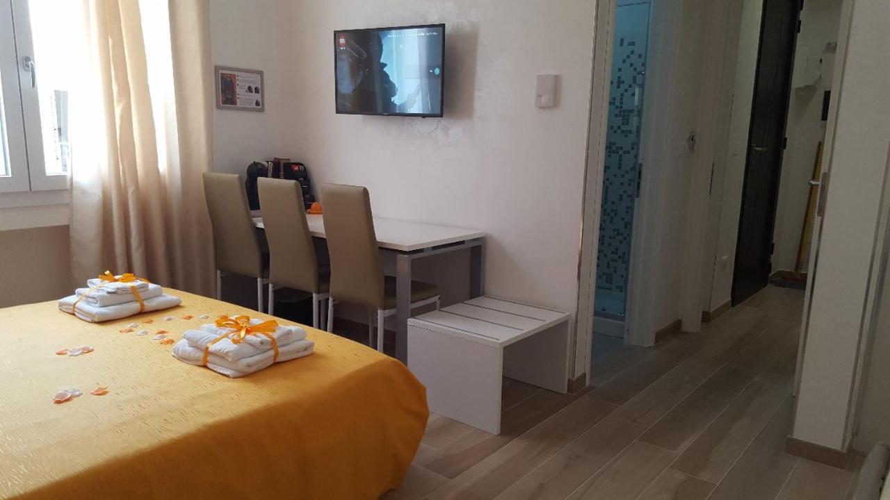 Martina'S House Hotell Porto Cesareo Exteriör bild