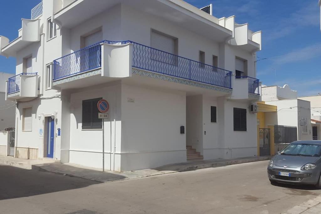 Martina'S House Hotell Porto Cesareo Exteriör bild