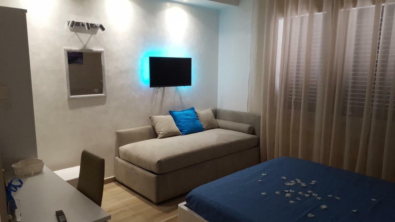 Martina'S House Hotell Porto Cesareo Exteriör bild